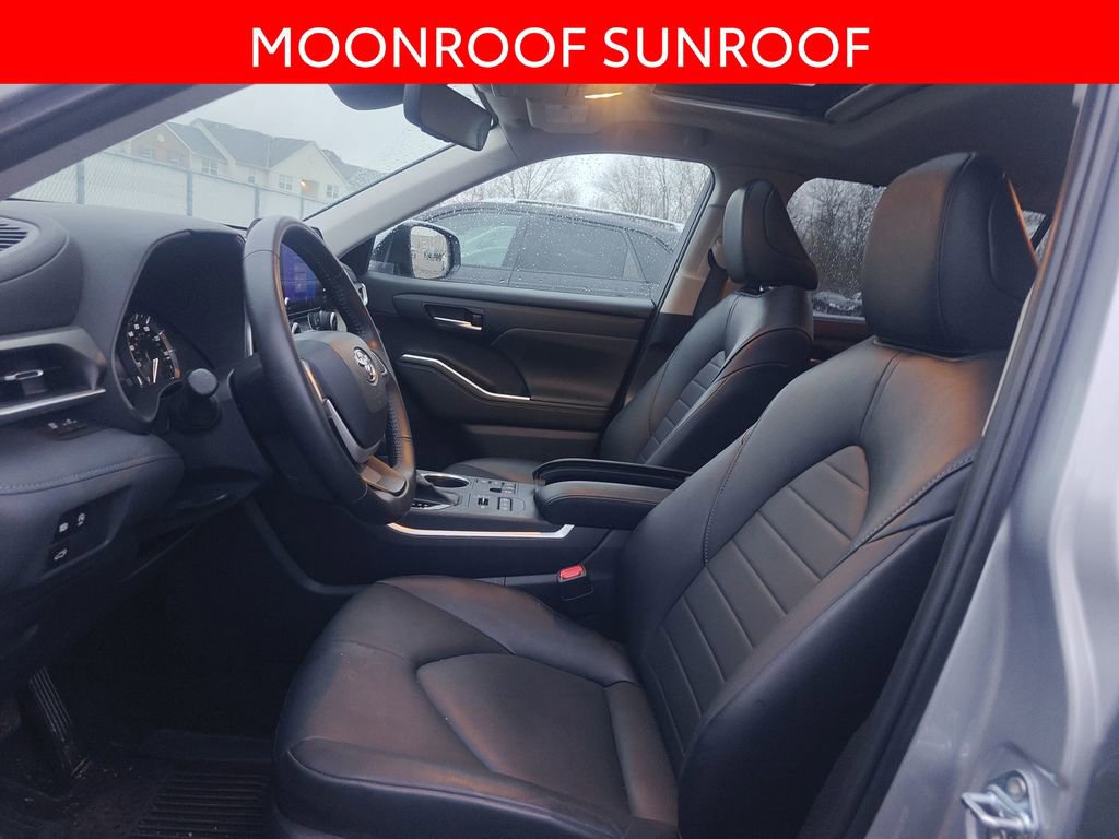 Used 2023 Toyota Highlander XLE image 6