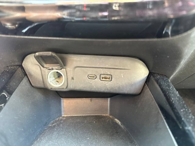 Used 2025 Chevrolet Trax LT w/ LT Convenience Package FWD image 18