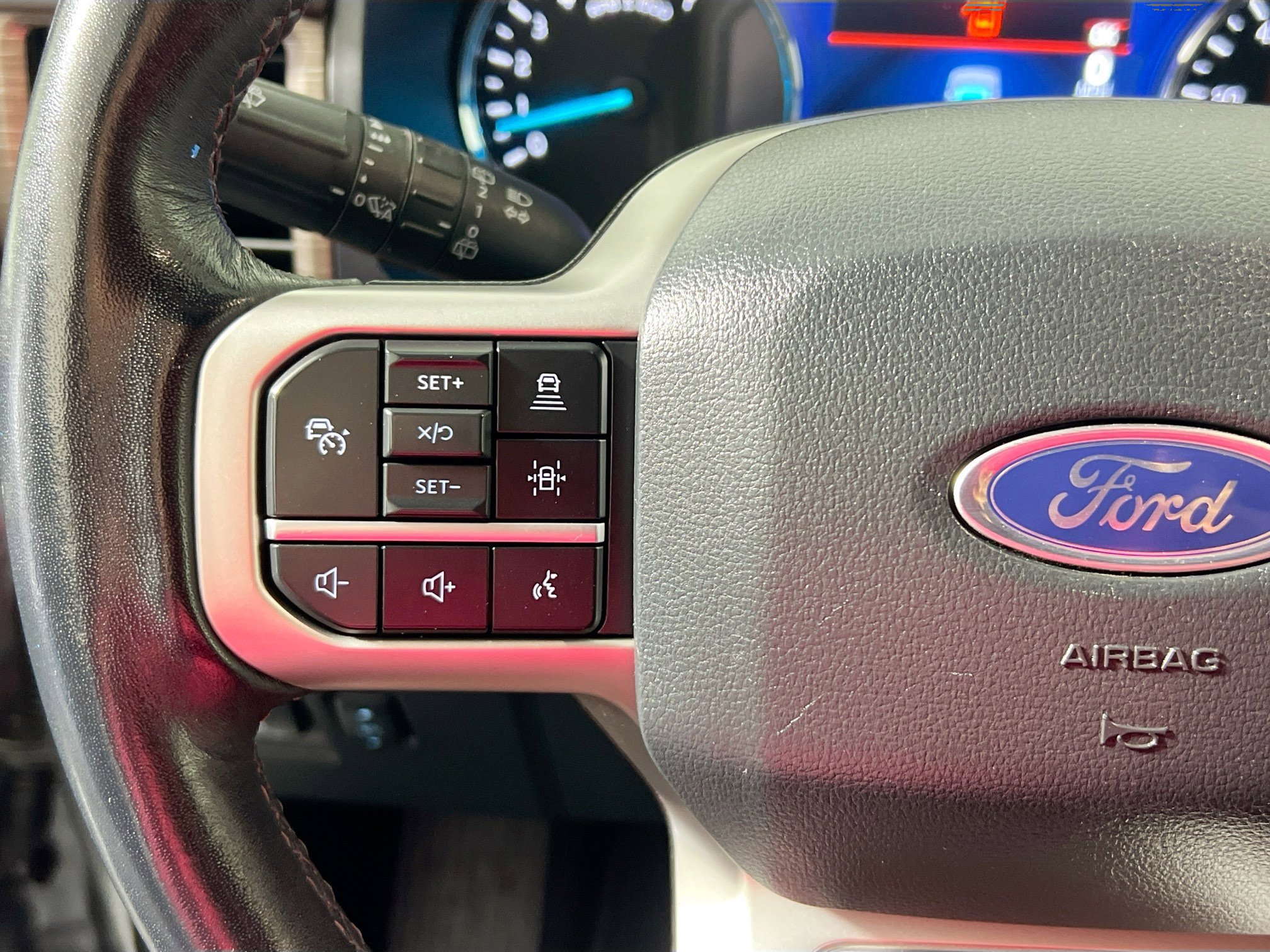 Used 2024 Ford Expedition Limited image 18