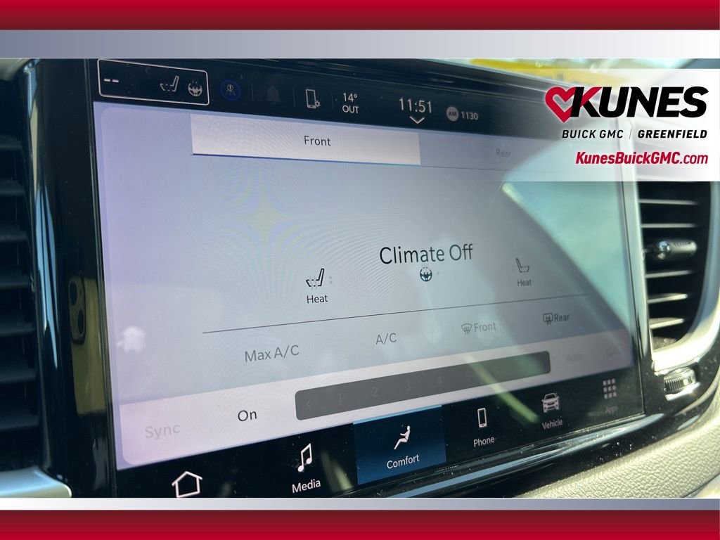 Used 2023 Chrysler Pacifica Touring-L image 38