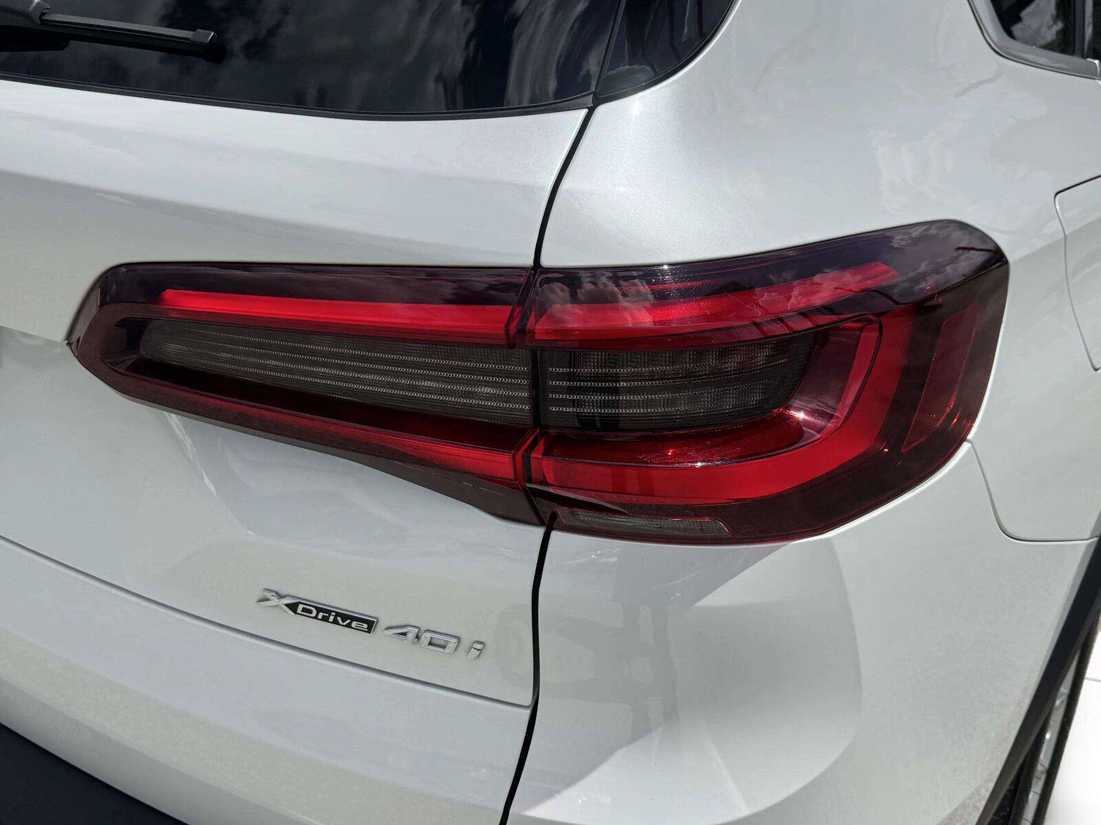 Used 2022 BMW X5 xDrive40i w/ Premium Package AWD/4WD image 17