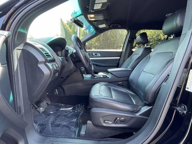 Used 2016 Ford Explorer XLT w/ Equipment Group 202A FWD image 9