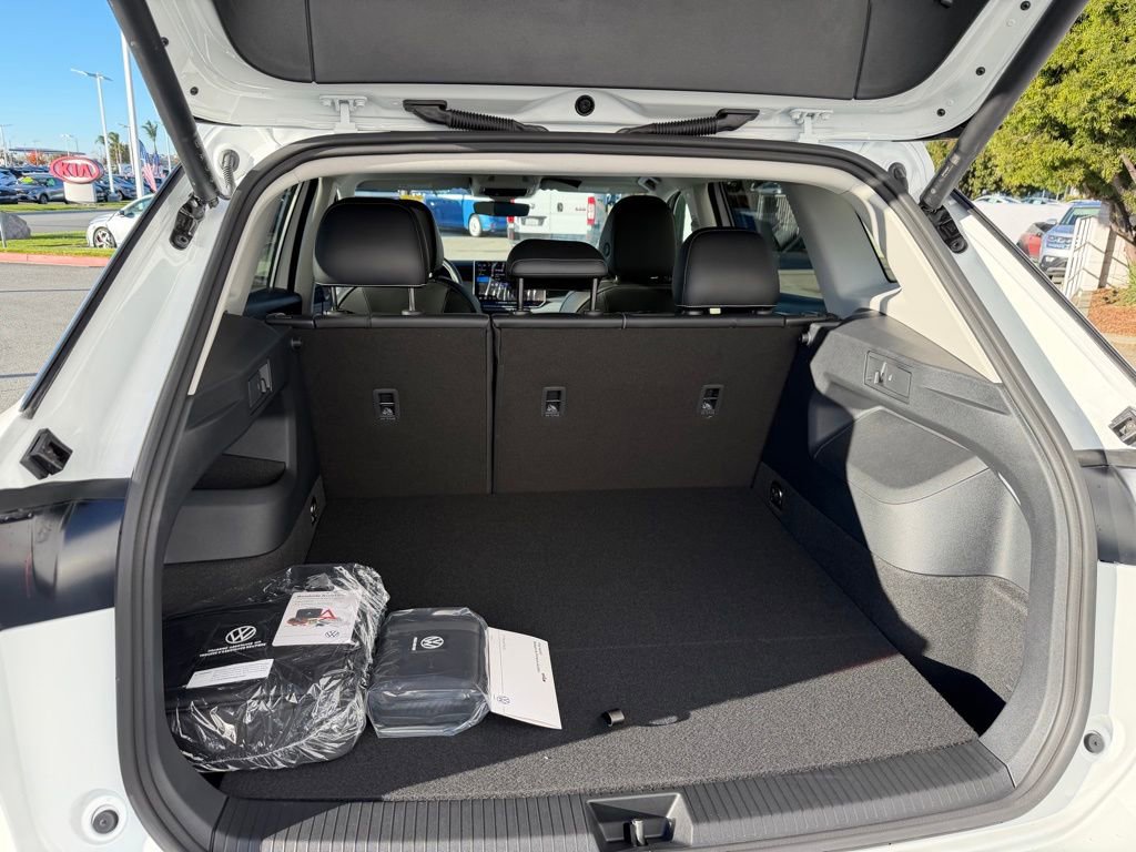 New 2026 Volkswagen Tiguan SE image 28