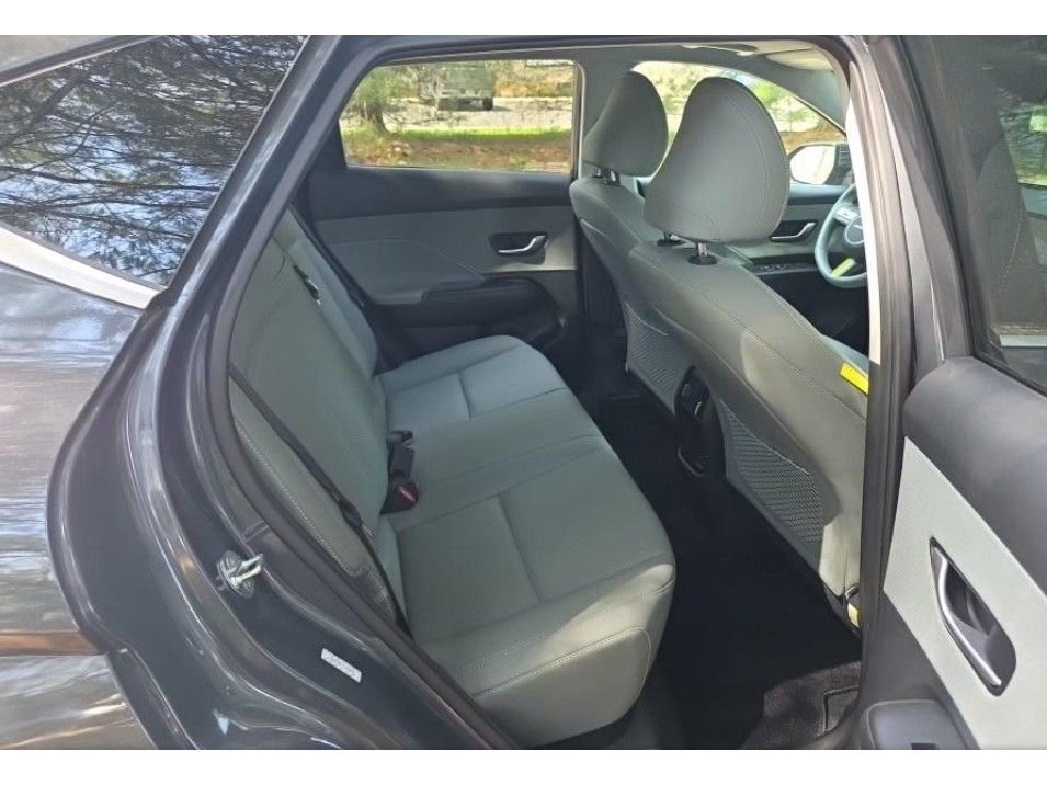 Used 2024 Hyundai Kona Limited FWD image 6