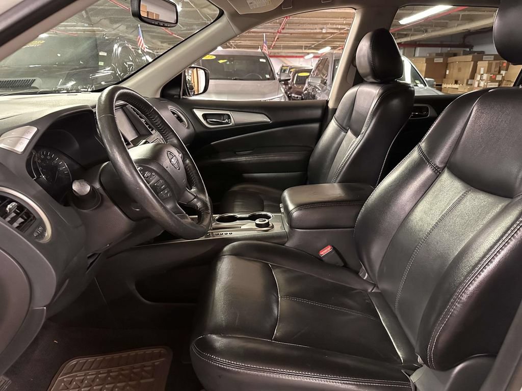 Used 2020 Nissan Pathfinder SL w/ Cargo Package AWD/4WD image 16
