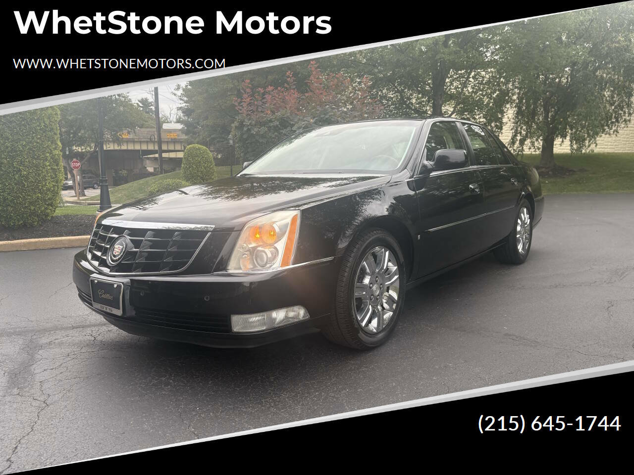 Used 2008 Cadillac DTS Performance w/ Platinum Edition image 2