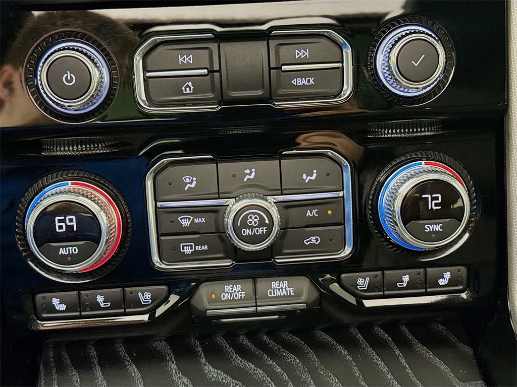 Used 2021 GMC Yukon Denali w/ Denali Premium Package image 17