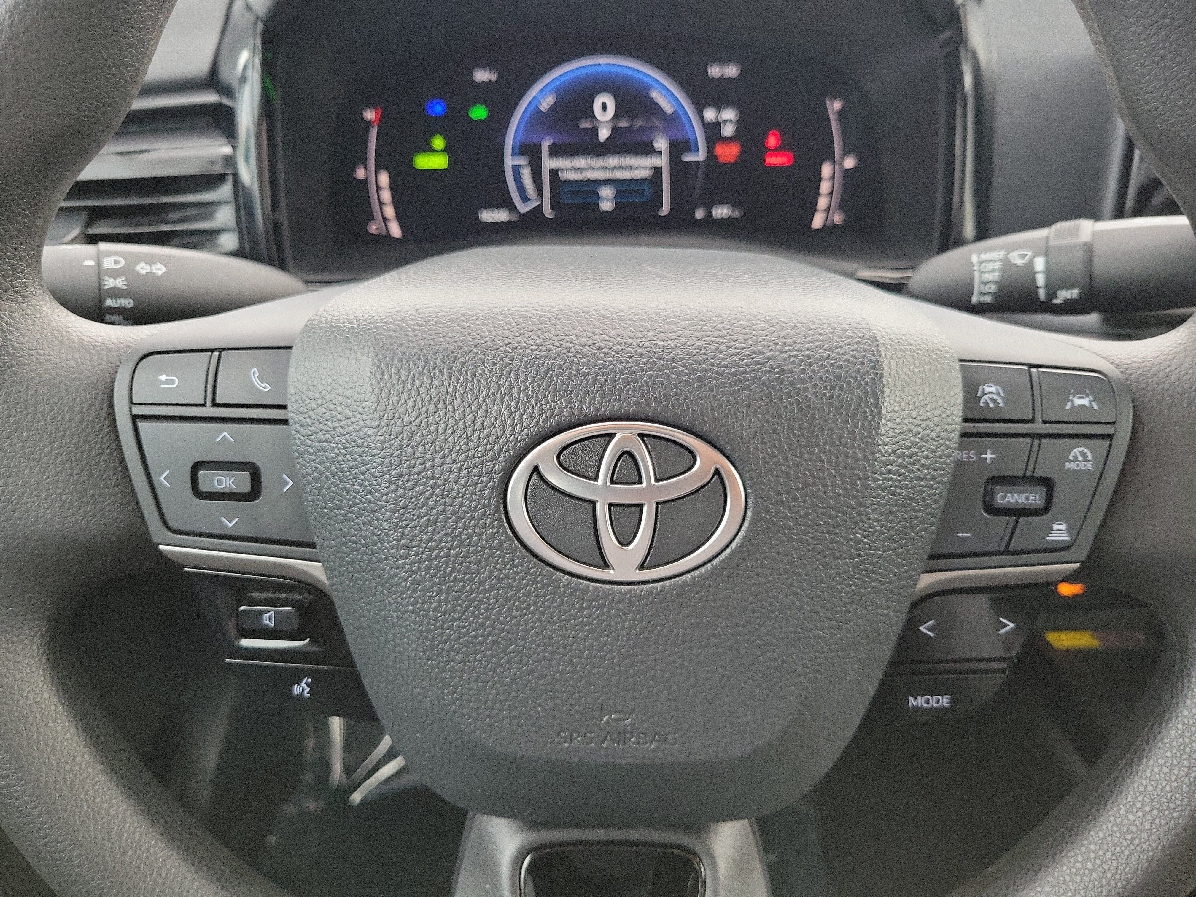 Used 2025 Toyota Camry LE w/ Convenience Package FWD image 19