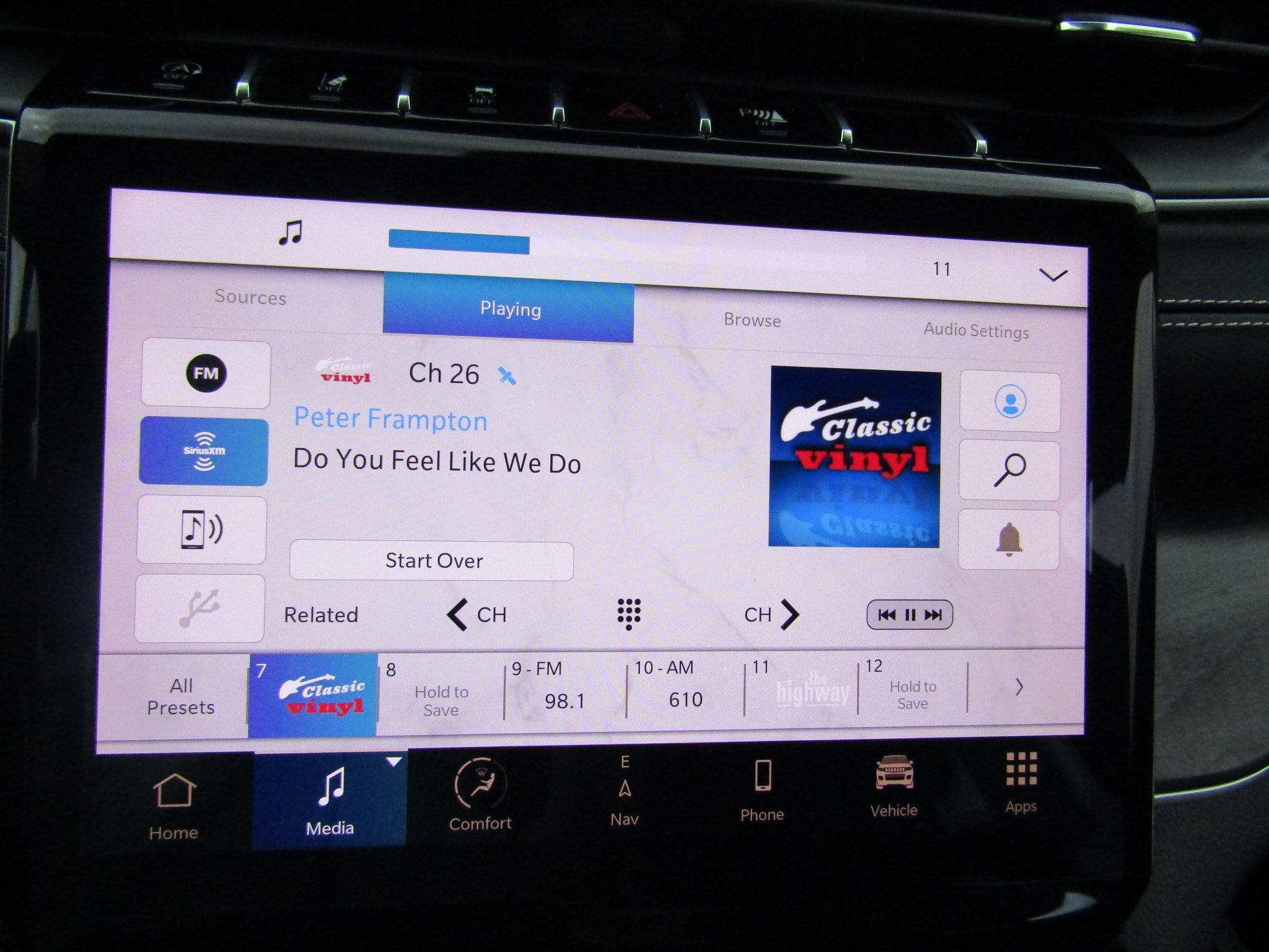 Used 2023 Jeep Grand Cherokee Limited w/ Trailer Tow Prep Group (B) AWD/4WD image 29