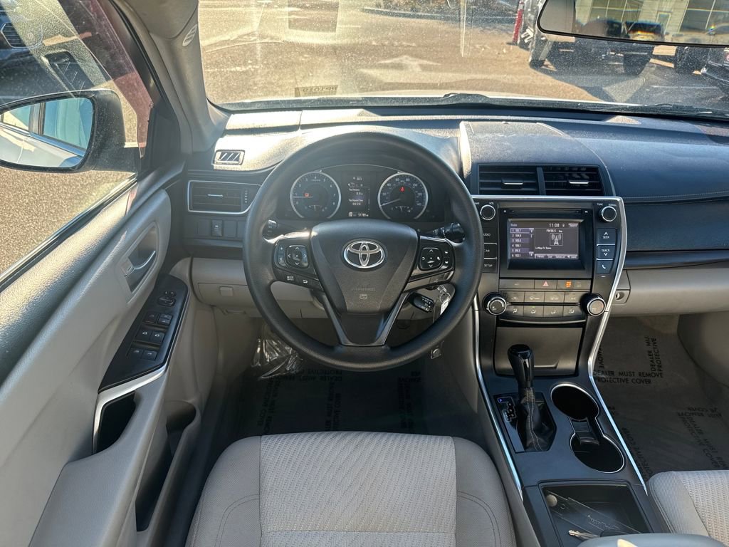 Used 2017 Toyota Camry LE image 11