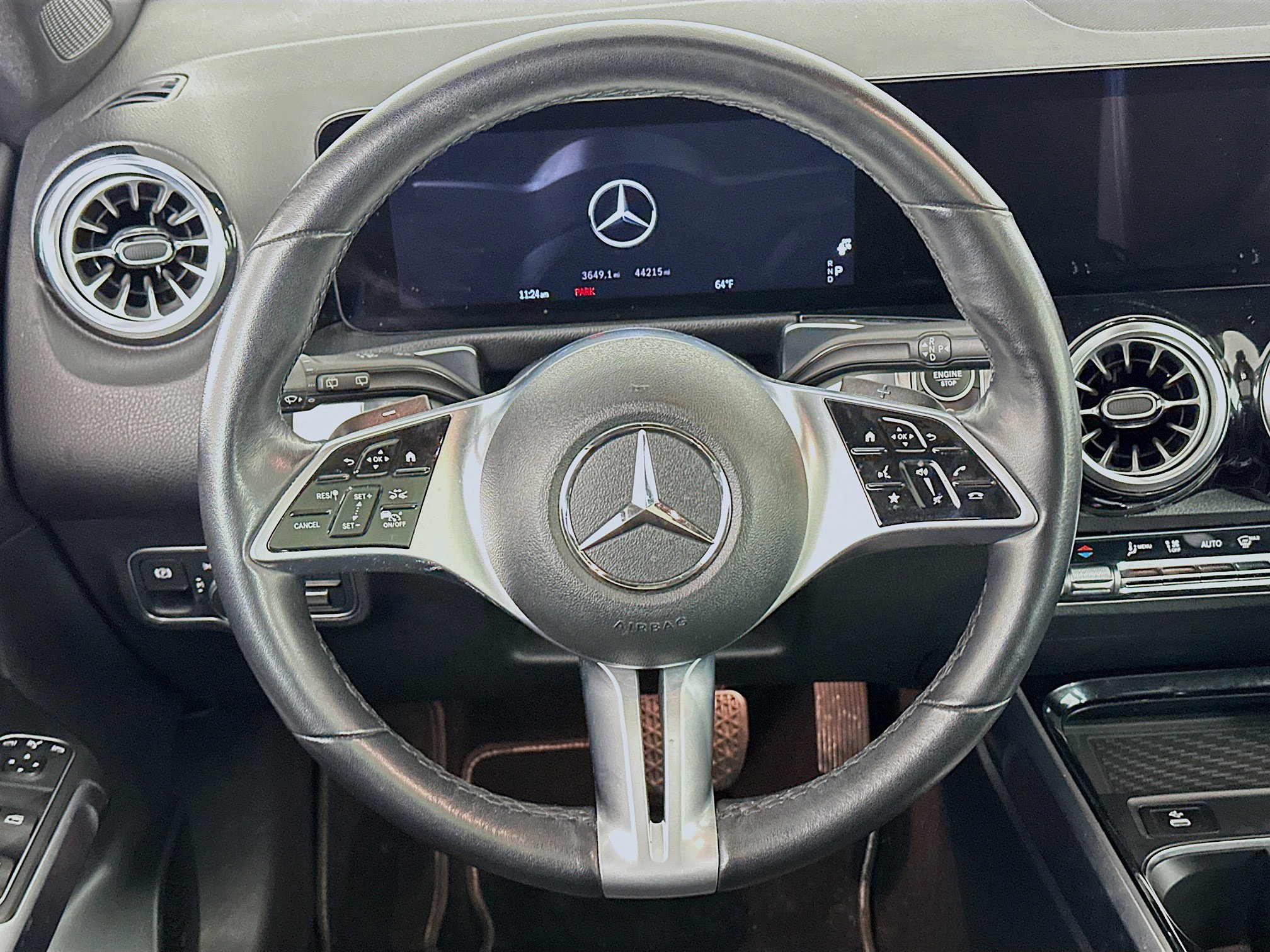 Used 2024 Mercedes-Benz GLB 250 4MATIC image 18