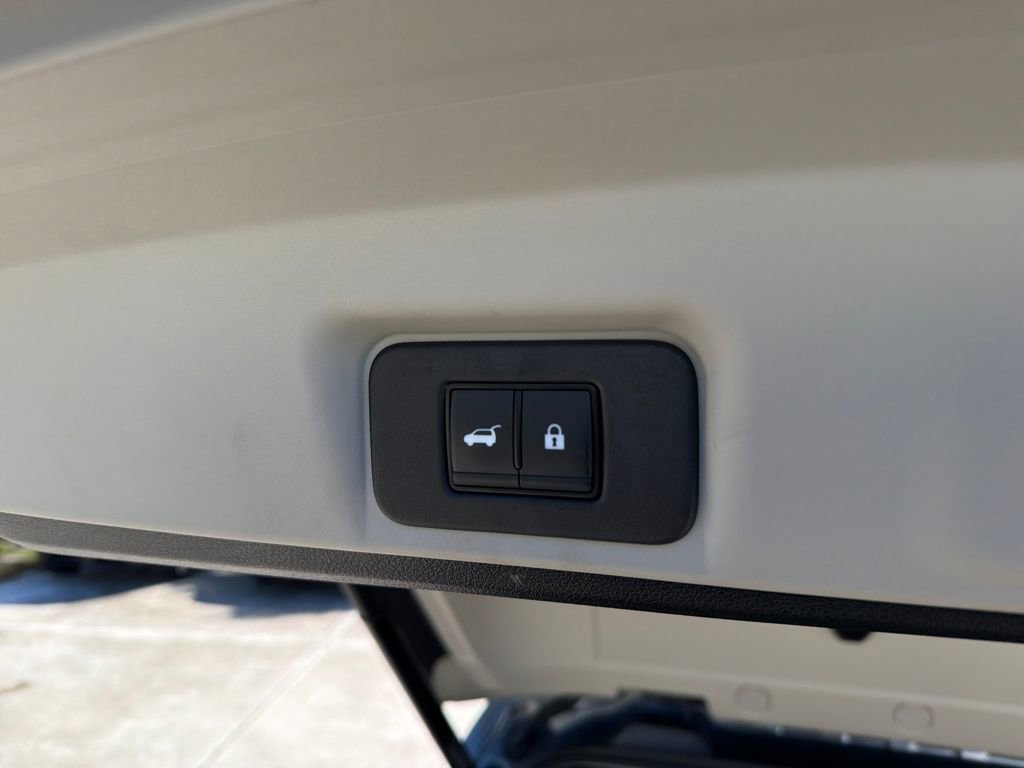 Used 2023 Nissan Ariya FWD image 36