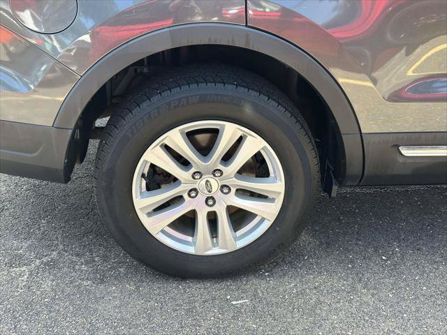 Used 2019 Ford Explorer XLT AWD/4WD image 10