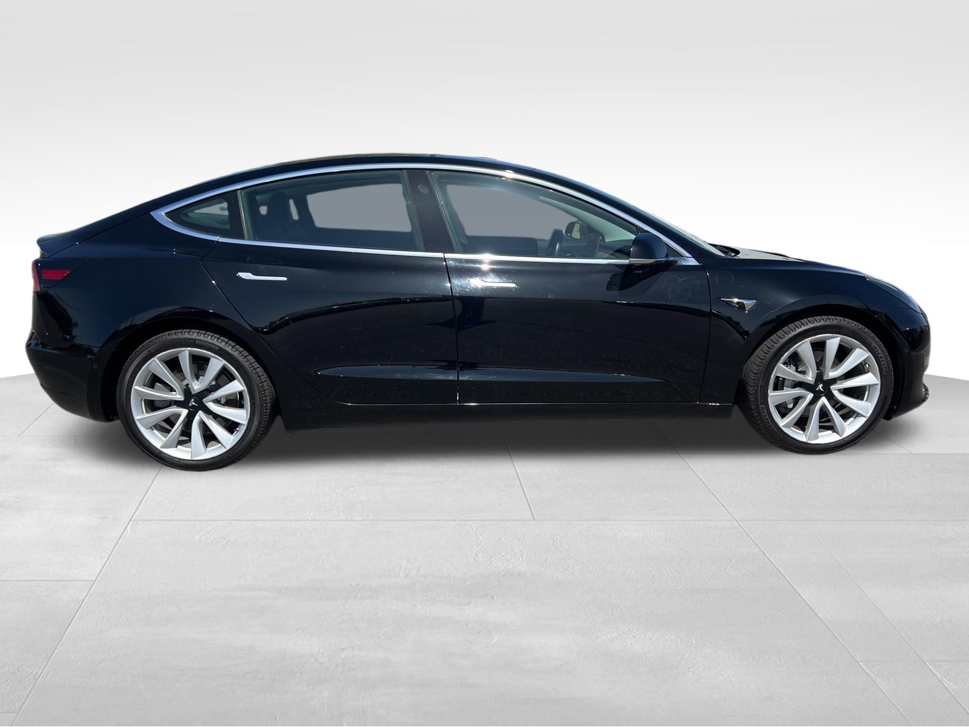 Used 2019 Tesla Model 3 Standard Range Plus RWD image 4