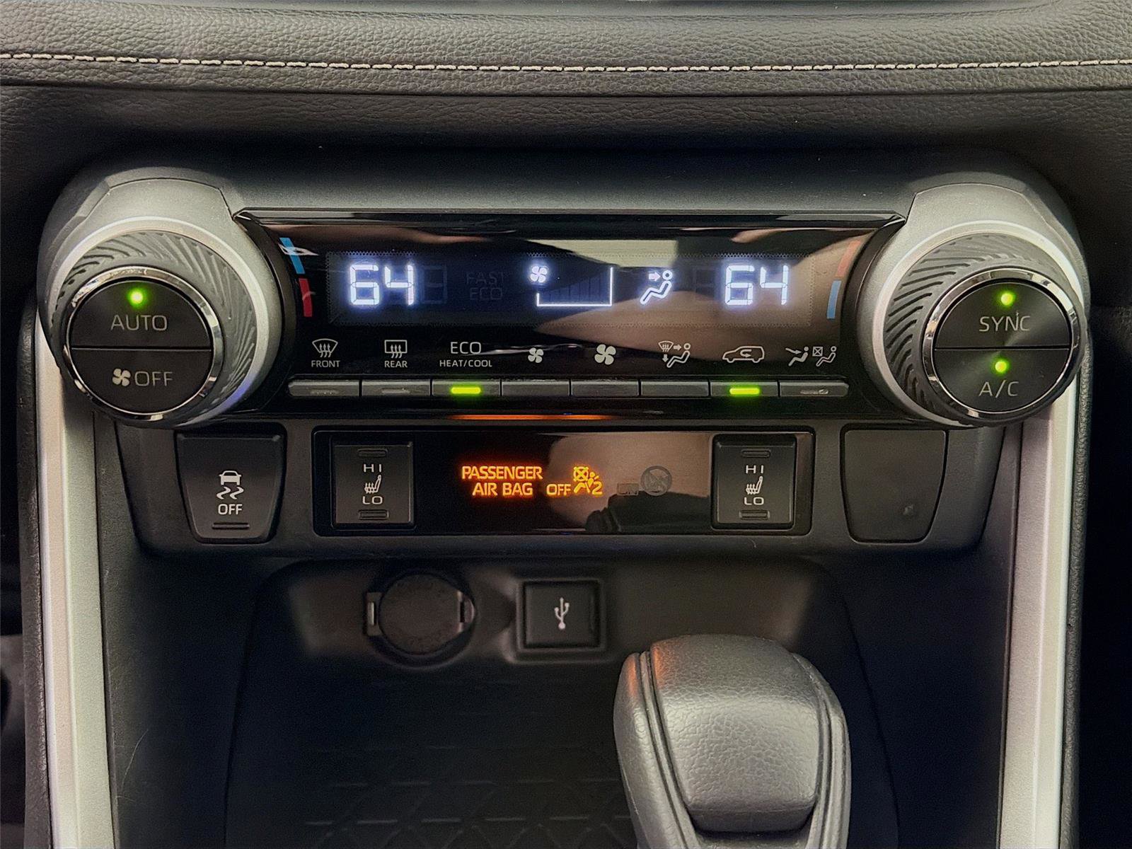 Used 2020 Toyota RAV4 XLE w/ Convenience Package image 17