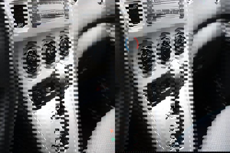 Used 2010 Toyota Matrix S image 9