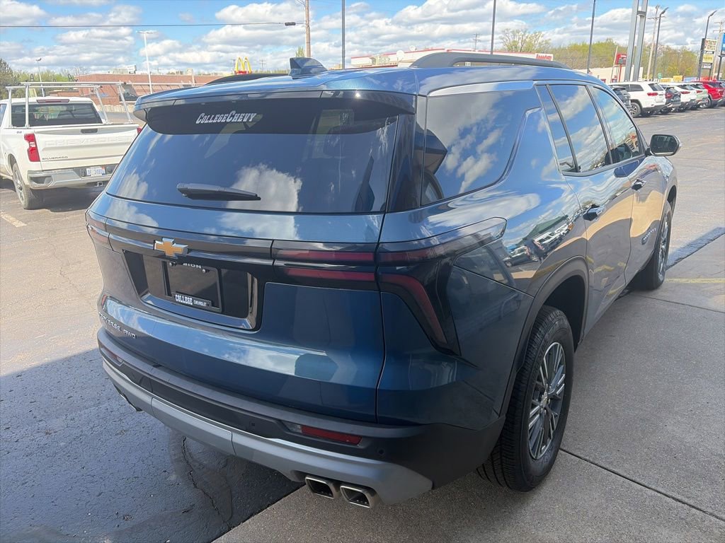 Used 2026 Chevrolet Traverse LT AWD/4WD image 7