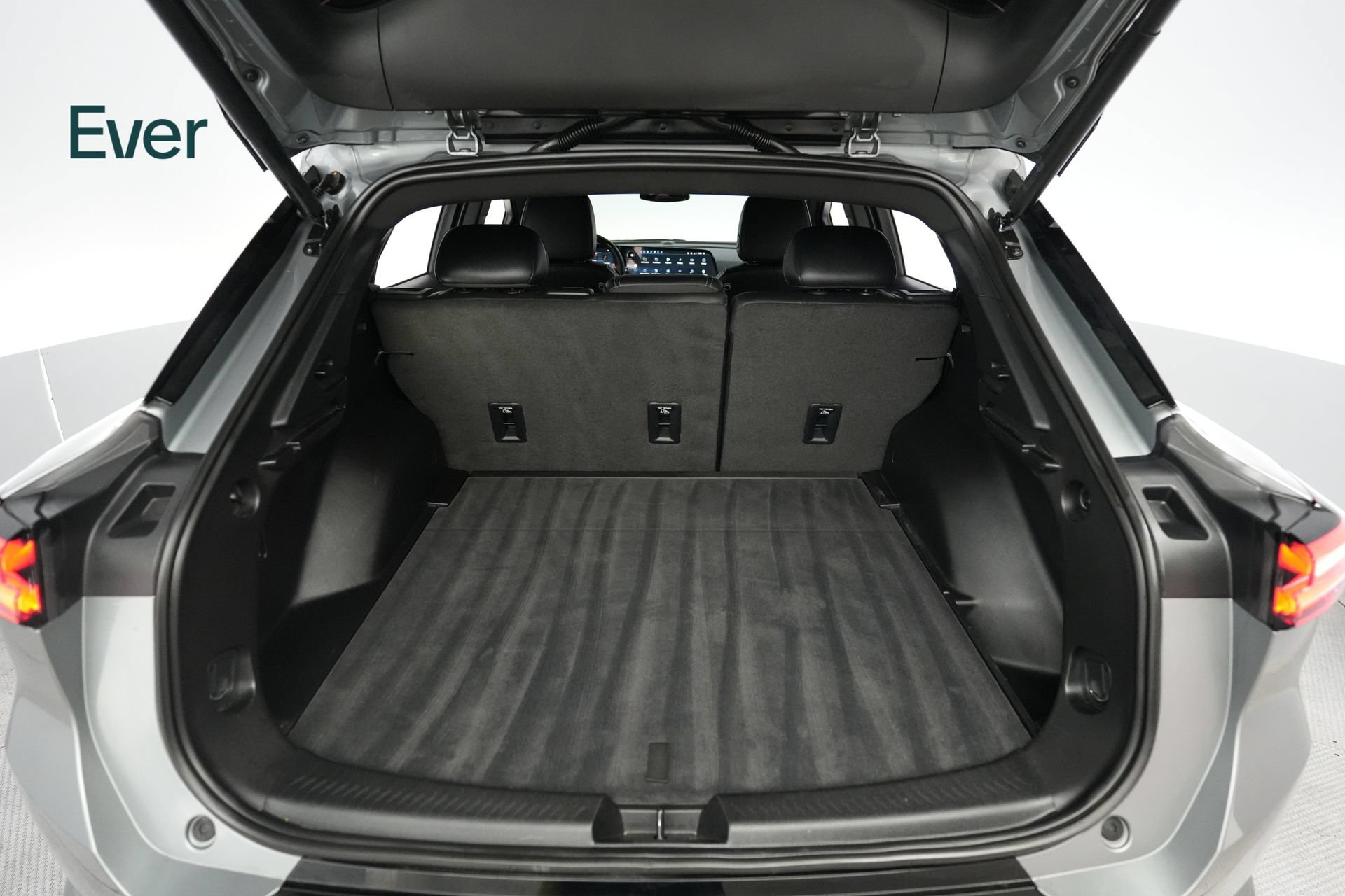 Used 2024 Chevrolet Equinox EV RS FWD image 8