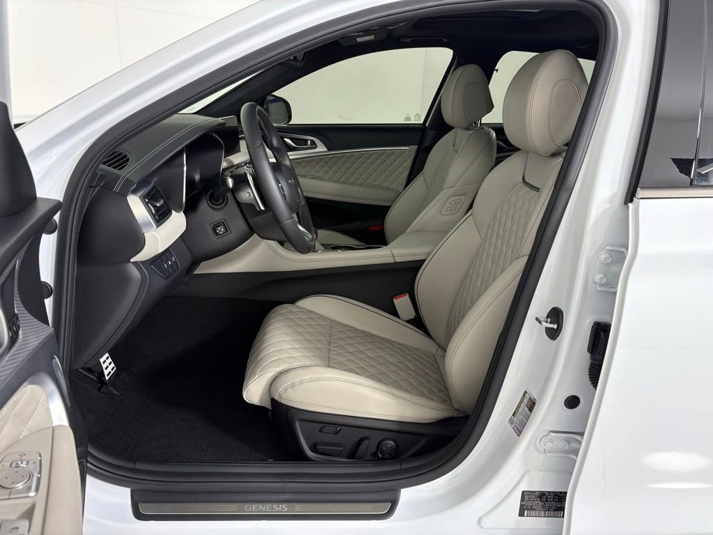 Used 2023 Genesis G70 3.3T w/ Sport Prestige Package image 14