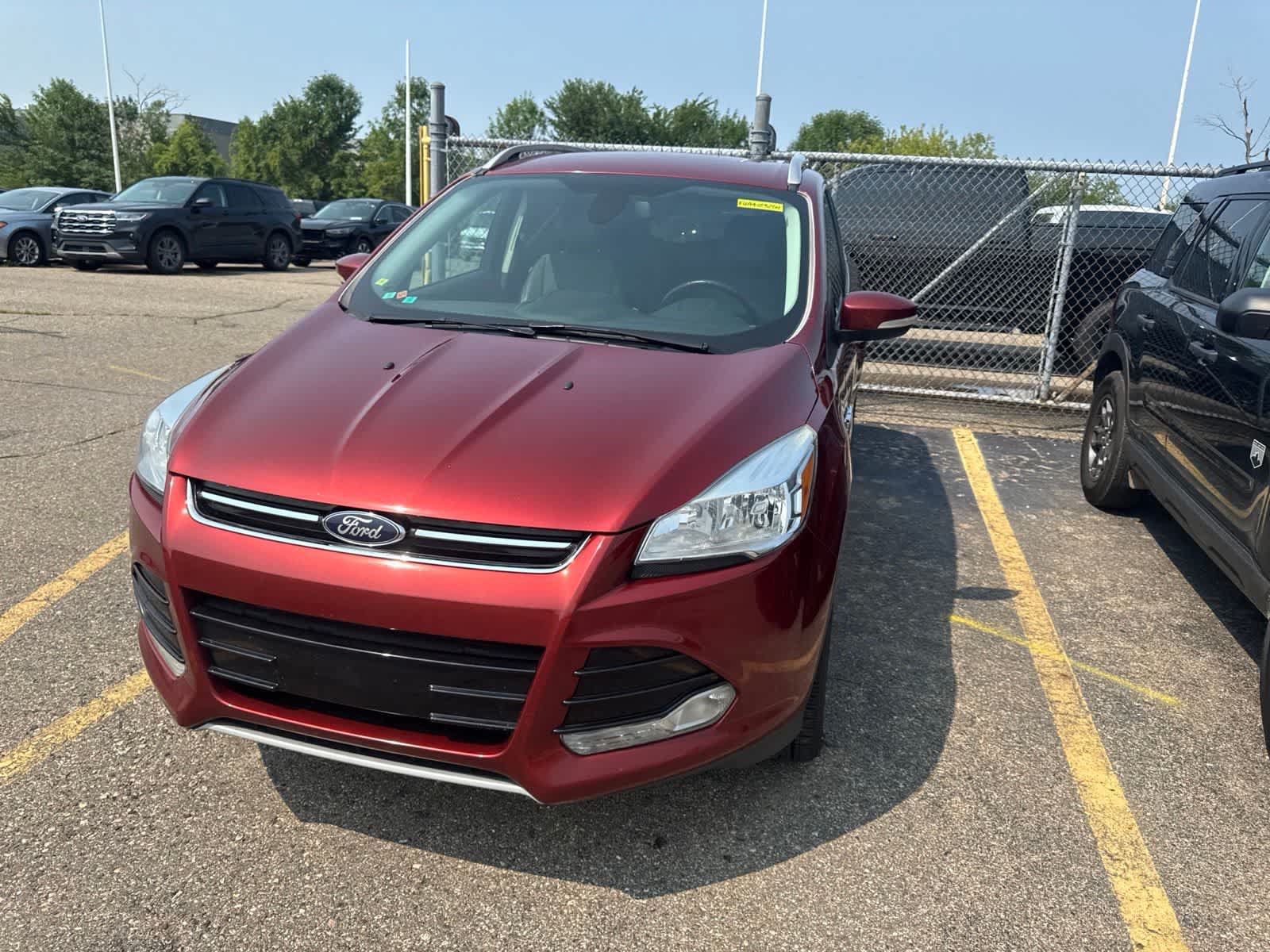 Used 2015 Ford Escape Titanium FWD image 3