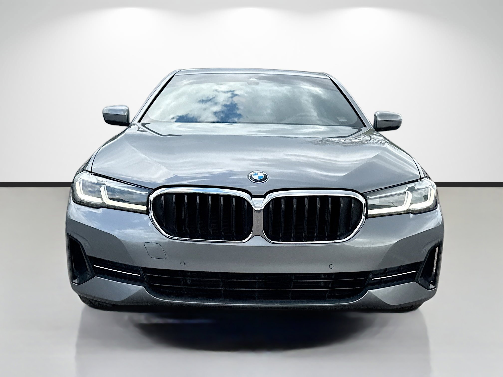 Used 2023 BMW 530i w/ Premium Package RWD image 8