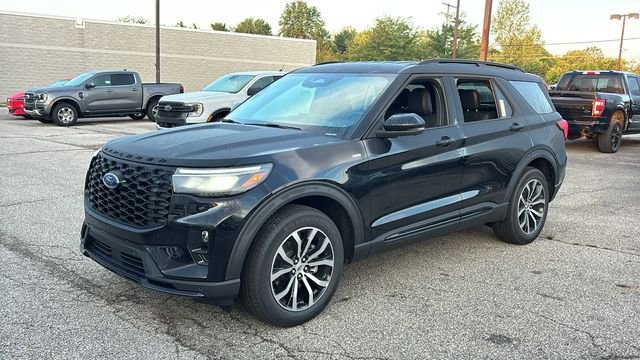 New 2026 Ford Explorer ST-Line AWD/4WD image 2