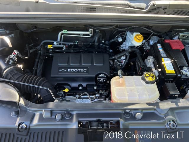 Used 2018 Chevrolet Trax LT w/ LT Convenience Package AWD/4WD image 32