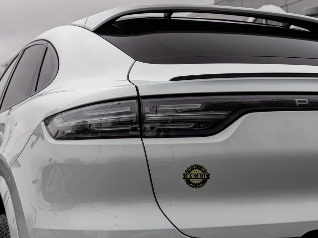 Used 2023 Porsche Cayenne Platinum Edition image 45