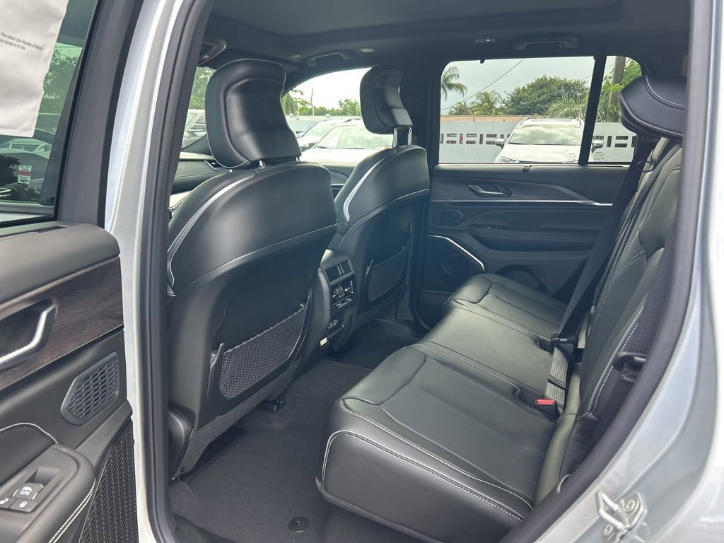 New 2025 Jeep Grand Cherokee Overland w/ Adv Protech Group III image 33