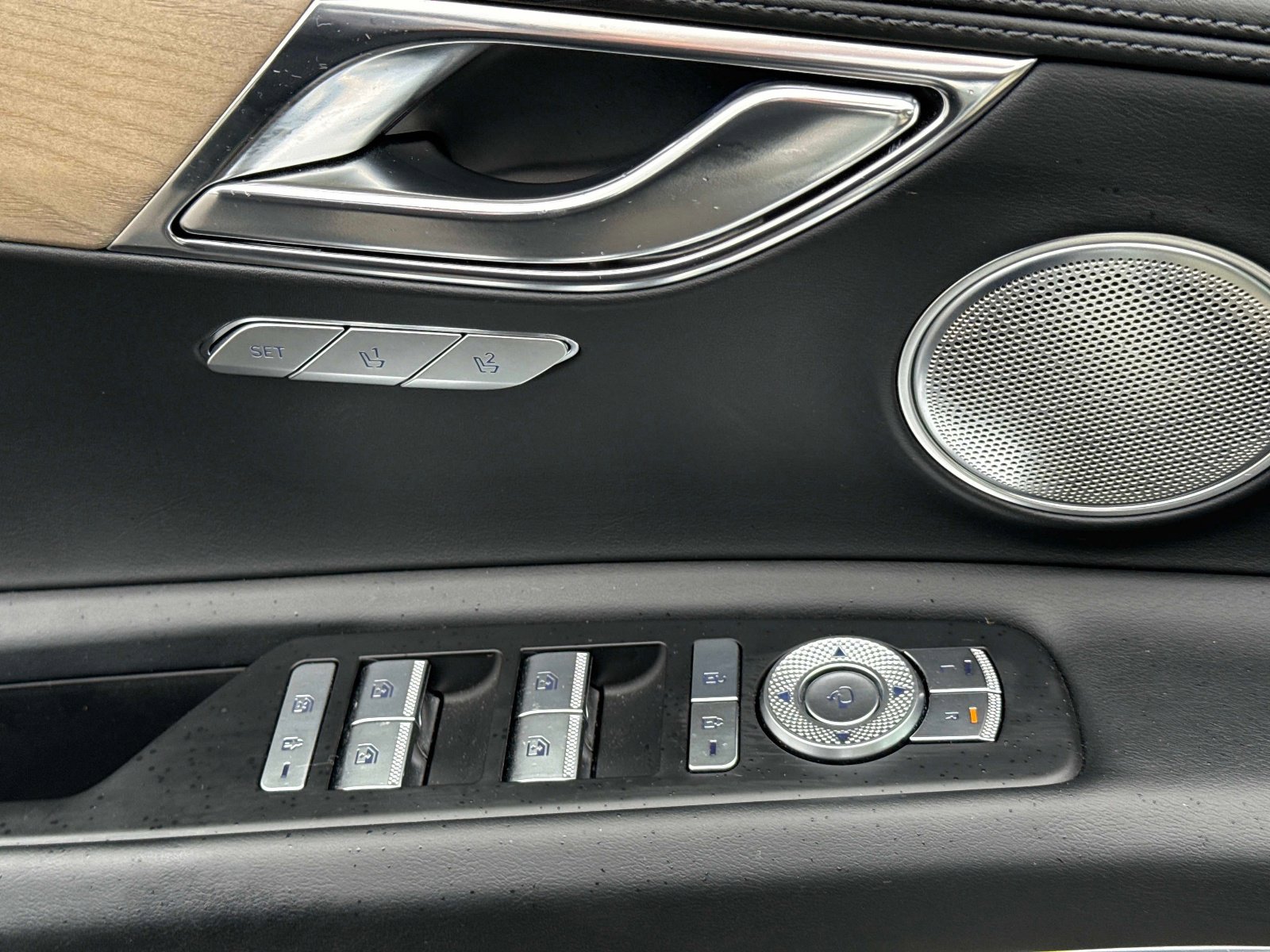 Used 2024 Genesis GV80 2.5T w/ Prestige Package image 22