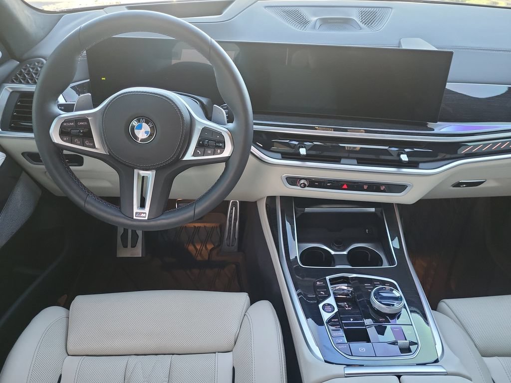 Used 2026 BMW X7 M60i AWD/4WD image 17
