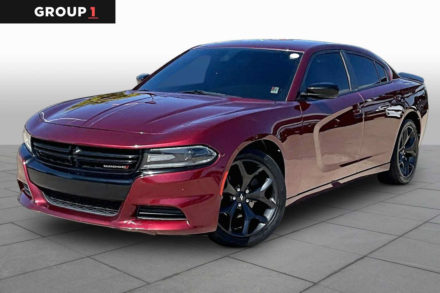 Used 2020 Dodge Charger SXT w/ Blacktop Package RWD image 1