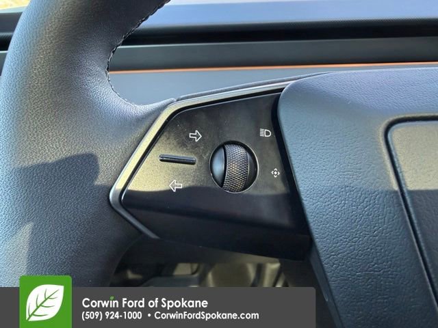 Used 2025 Tesla Cybertruck AWD Crew Cab image 23