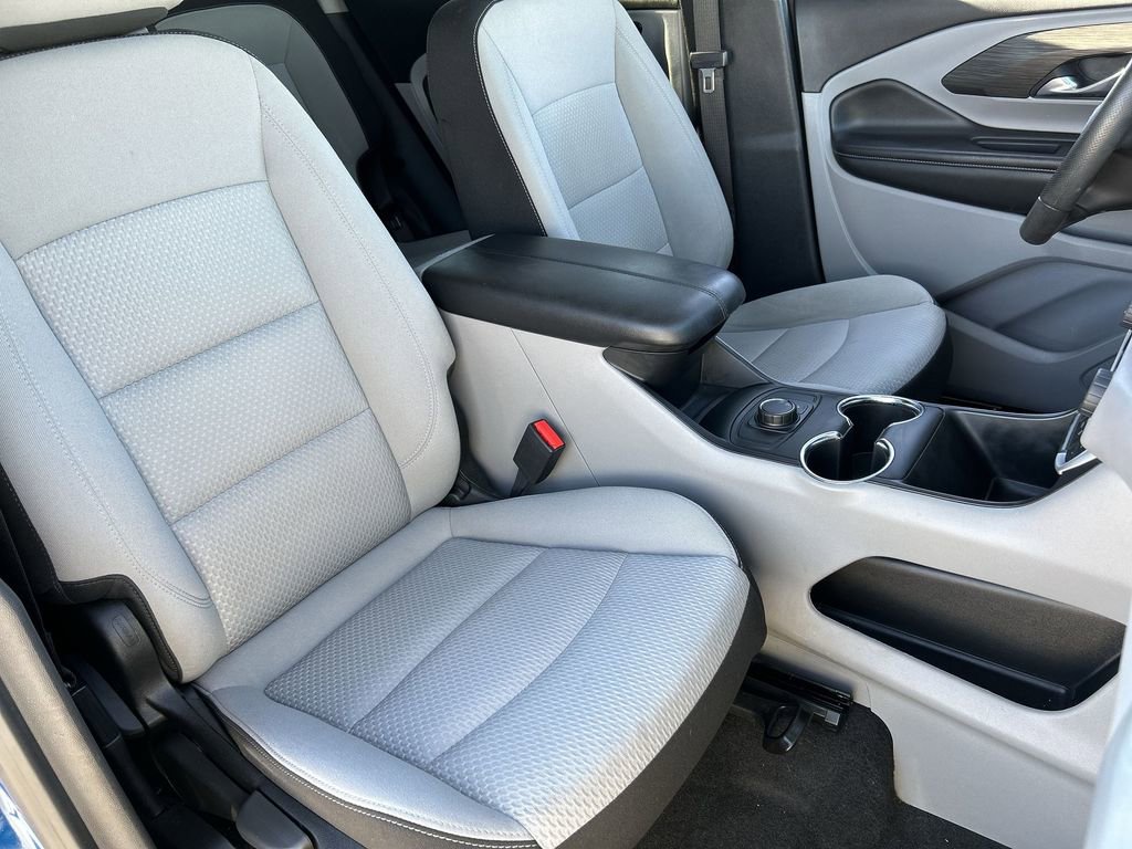 Used 2023 GMC Terrain SLE image 28