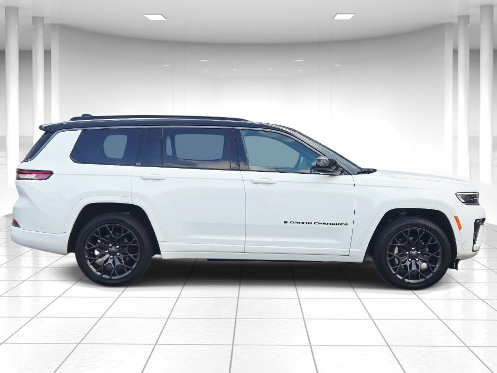 Used 2026 Jeep Grand Cherokee L Summit w/ Obsidian Package AWD/4WD image 2
