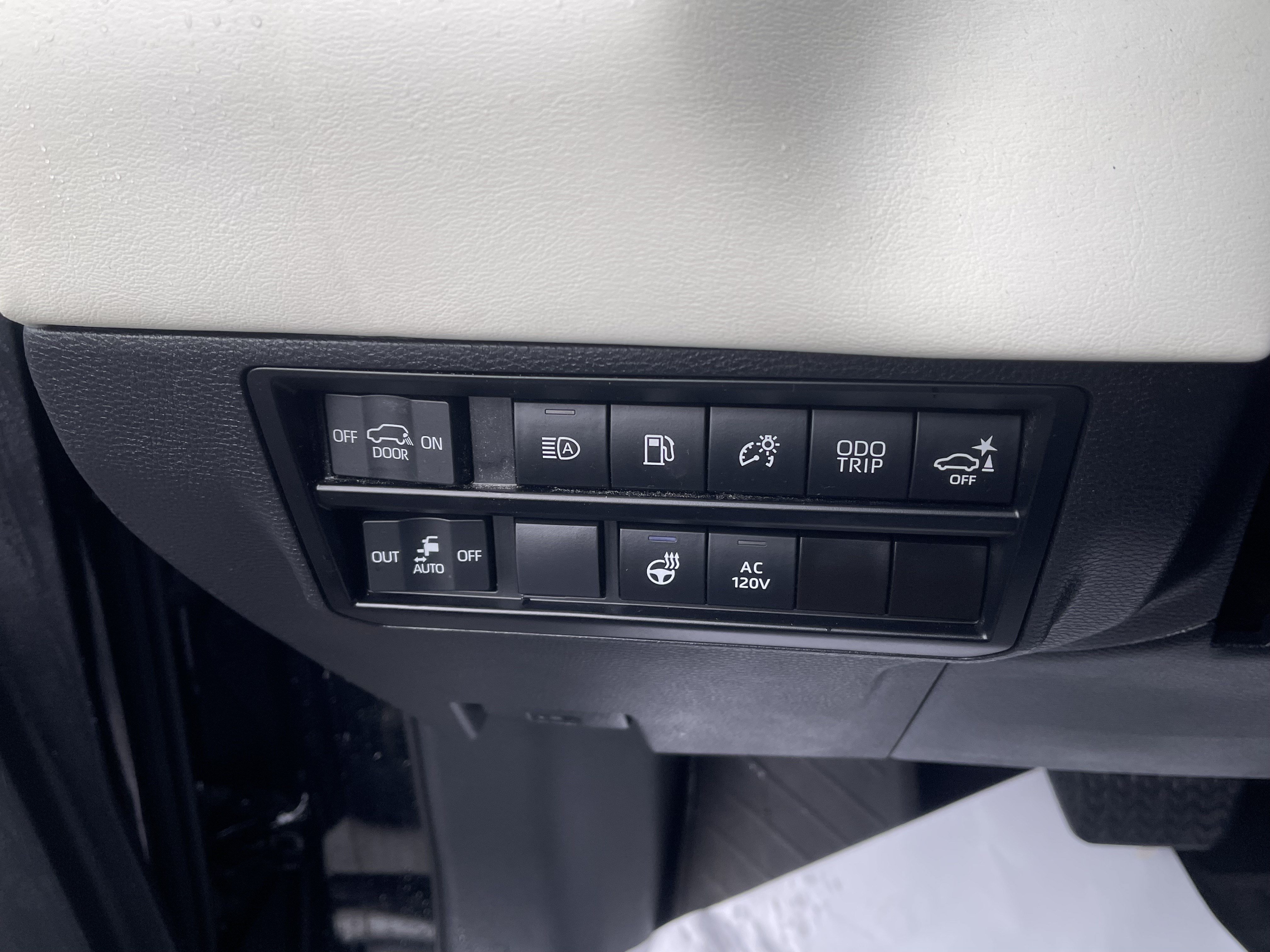 Certified 2023 Toyota Sequoia Capstone AWD/4WD image 27