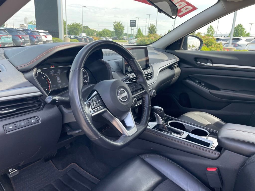 Used 2024 Nissan Altima 2.5 SR FWD image 8