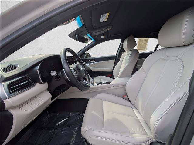 Used 2025 Genesis G70 2.5T image 17