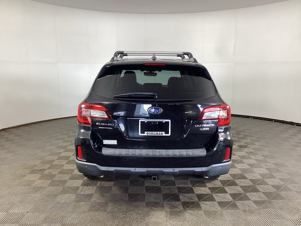 Used 2017 Subaru Outback 3.6R Touring AWD/4WD image 3
