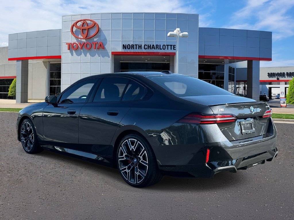 Used 2024 BMW i5 eDrive40i w/ M Sport Package RWD image 4