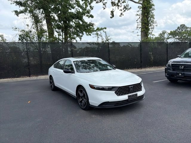 Used 2023 Honda Accord Sport image 3