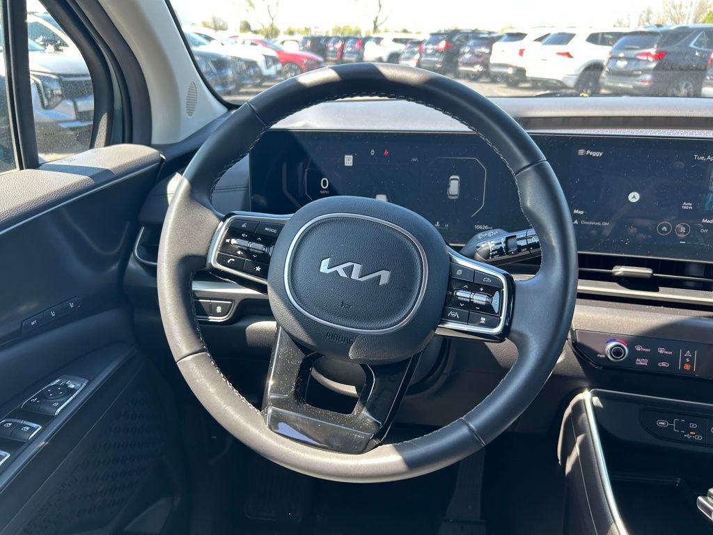 Certified 2025 Kia Carnival SX image 10