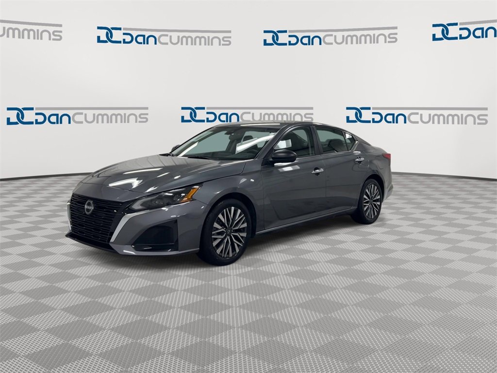 Used 2024 Nissan Altima 2.5 SV image 4