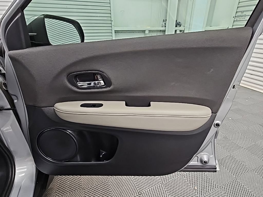 Used 2020 Honda HR-V LX image 35