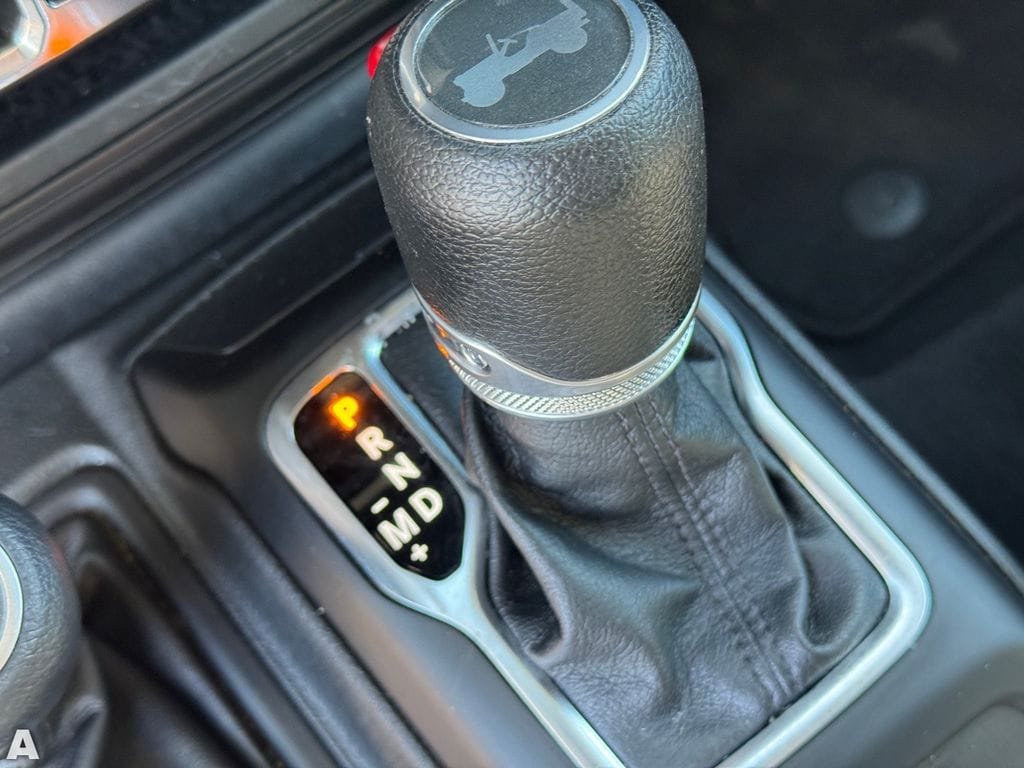 Used 2023 Jeep Wrangler Unlimited Sport AWD/4WD image 27