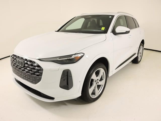 Certified 2025 Audi Q5 Premium Plus w/ Premium Plus image 1