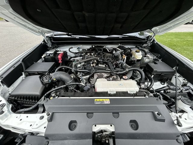 Used 2025 Toyota Tacoma SR5 w/ SR5 Upgrade Package AWD/4WD image 14