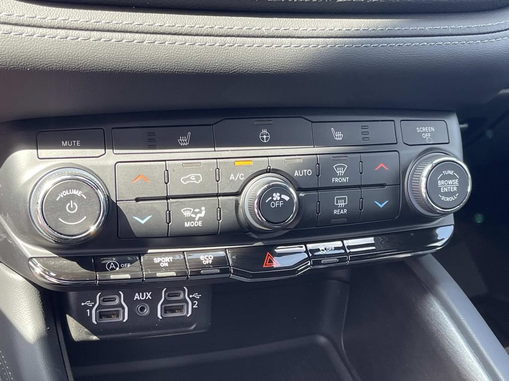 Used 2024 Dodge Durango SXT AWD/4WD image 35