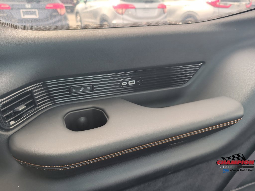 Used 2022 Jeep Grand Wagoneer Series III w/ Rear-Seat Entertainment Group AWD/4WD image 38