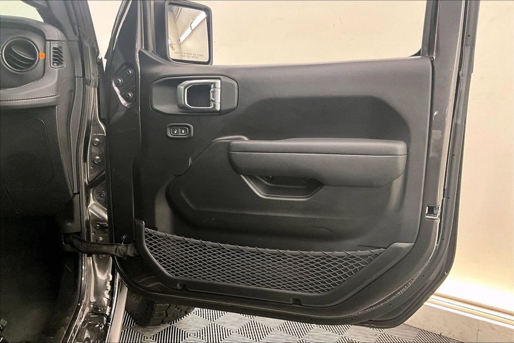 Used 2025 Jeep Gladiator Mojave AWD/4WD image 25